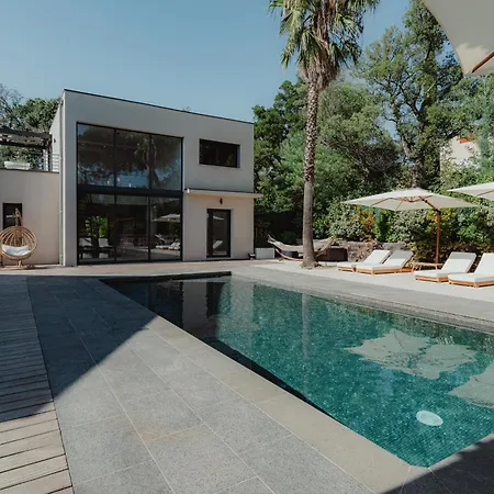 فيلة Ryx Avec Piscine *