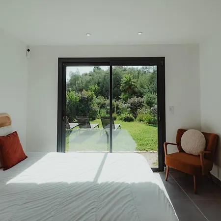 فيلة Ryx Avec Piscine