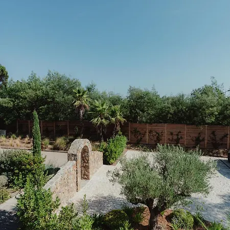 فيلة Ryx Avec Piscine غريمو