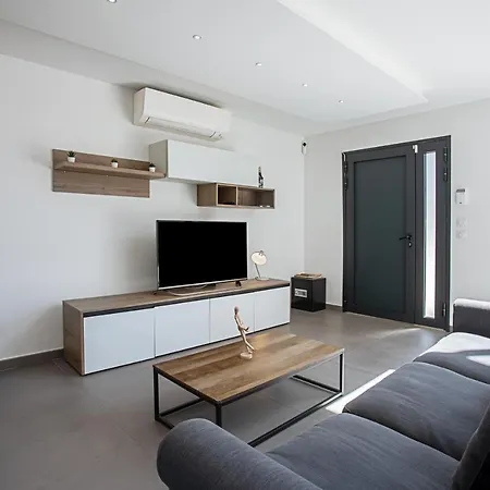 Ryx Avec Piscine גרימו